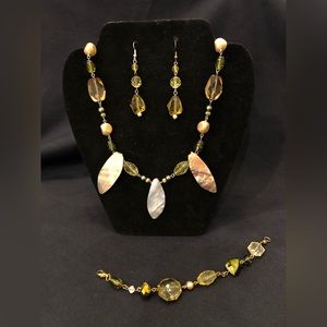 Jewelry set- Olive